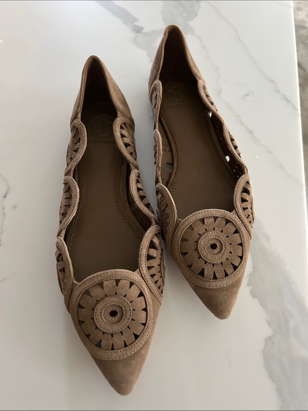 Tory Burch "Leyla" Suede Laser-Cut Pointed Toe Flats NWOT ✨